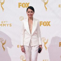 Tatiana Maslany en la alfombra roja de los Emmy 2015