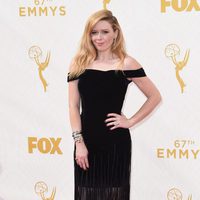 Natasha Lyonne en la alfombra roja de los Premios Emmy 2015