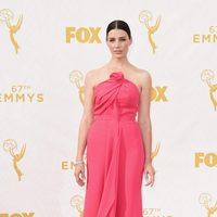 Jessica Pare en la alfombra roja de los Premios Emmy 2015