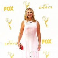 Edie Falco en la alfombra roja de los Premios Emmy 2015