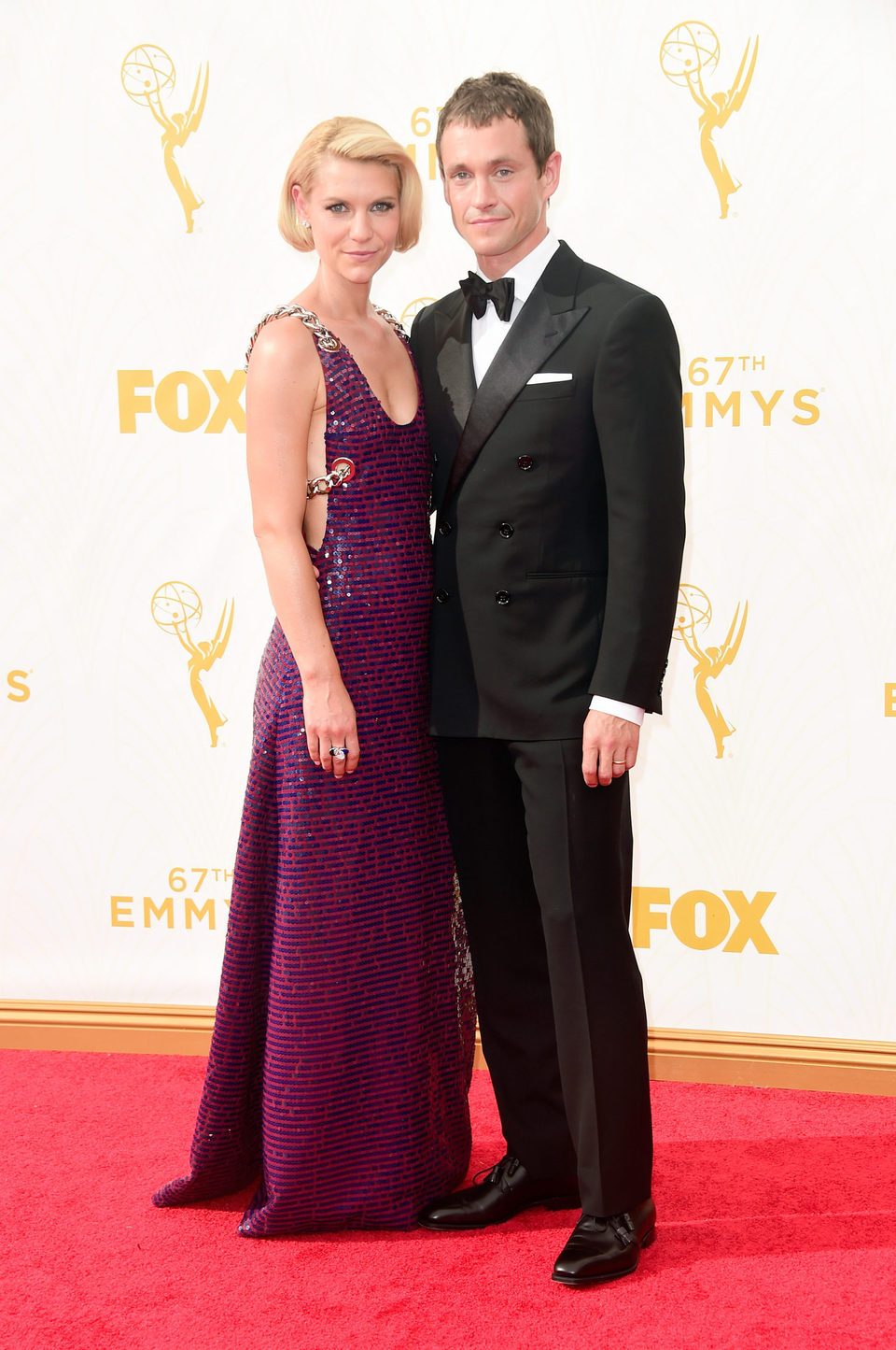 Claire Danes y Hugh Dancy en la alfombra roja de los Premios Emmy 2015