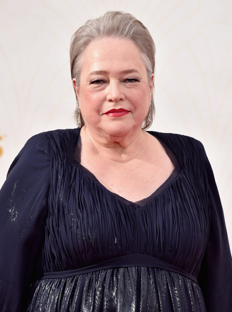 Kathy Bates en la alfombra roja de los Premios Emmy 2015