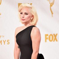 Lady Gaga en la alfombra roja de los Premios Emmy 2015