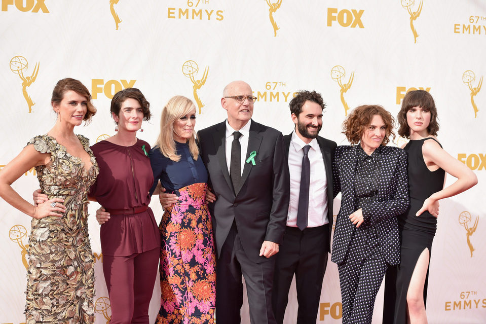 El equipo de 'Transparent' en la alfombra roja de los Premios Emmy 2015