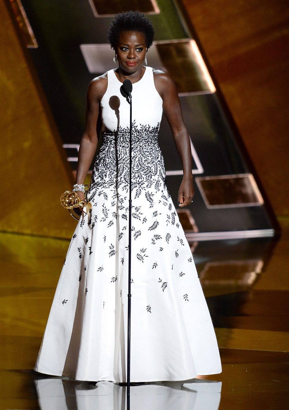 Viola Davis recibiendo el Premio Emmy 2015