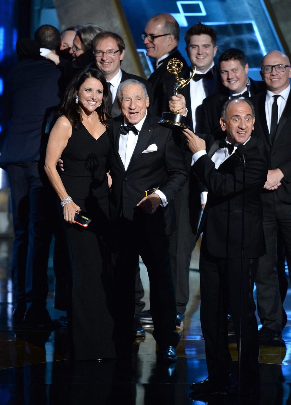 El equipo de 'Veep' recibiendo el Premio Emmy 2015