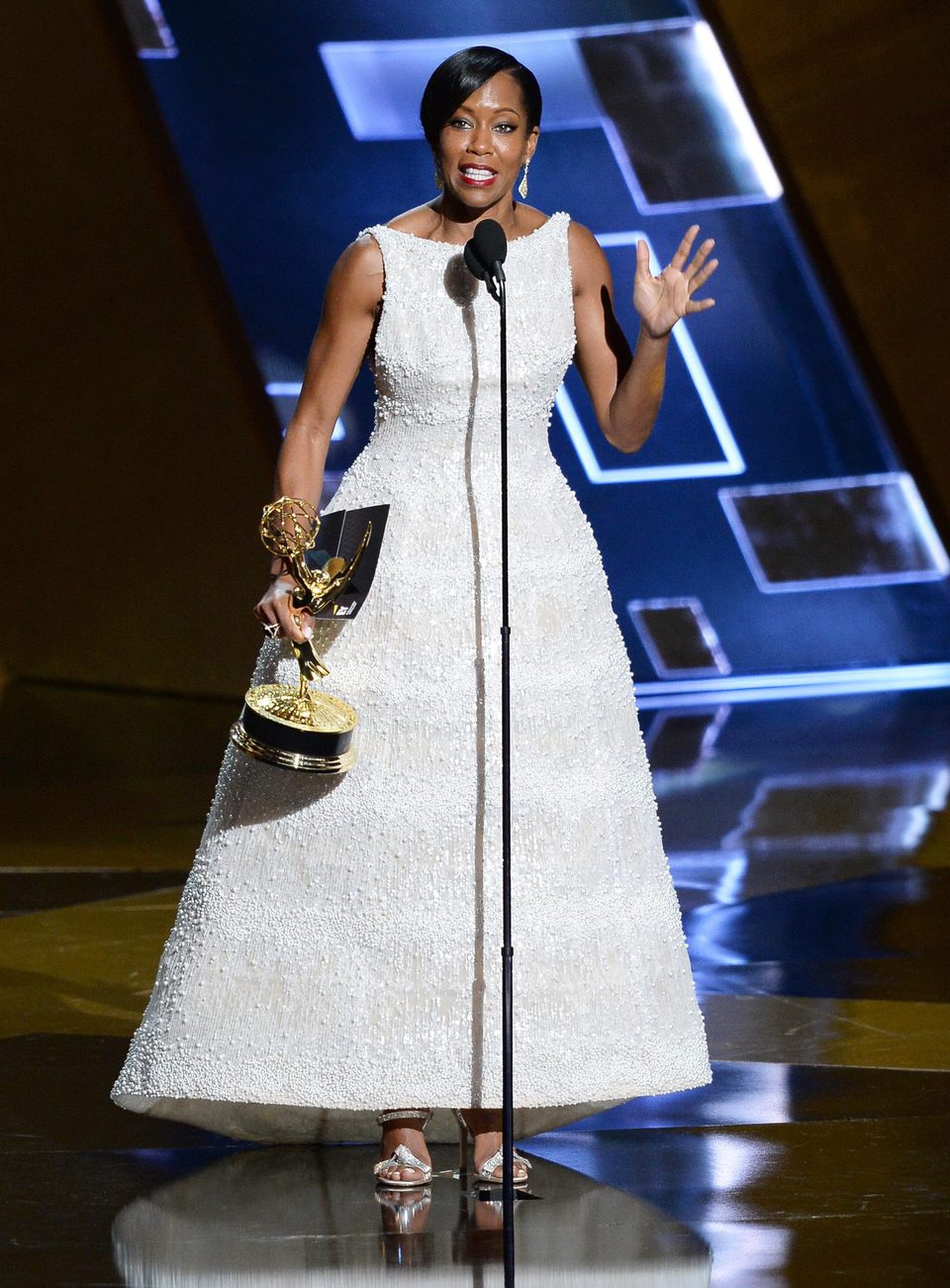 Regina King recibiendo el Premio Emmy 2015