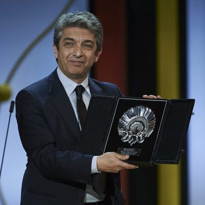 Ricardo Darín recibe la Concha de Plata al Mejor Actor por la película 'Truman' durante la ceremonia de clausura del Festival de Cine de San Sebastián