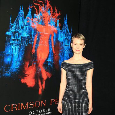 Mia Wasikowska en la premiere en Nueva York de 'La cumbre escarlata'