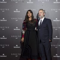 Sam Mendes y Monica Belluci en la premiere en Madrid de 'Spectre'