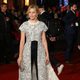 Elizabeth Banks, muy elegante y sonriente en la premiere londinense de 'Los Juegos del Hambre: Sinsajo - Parte 2'