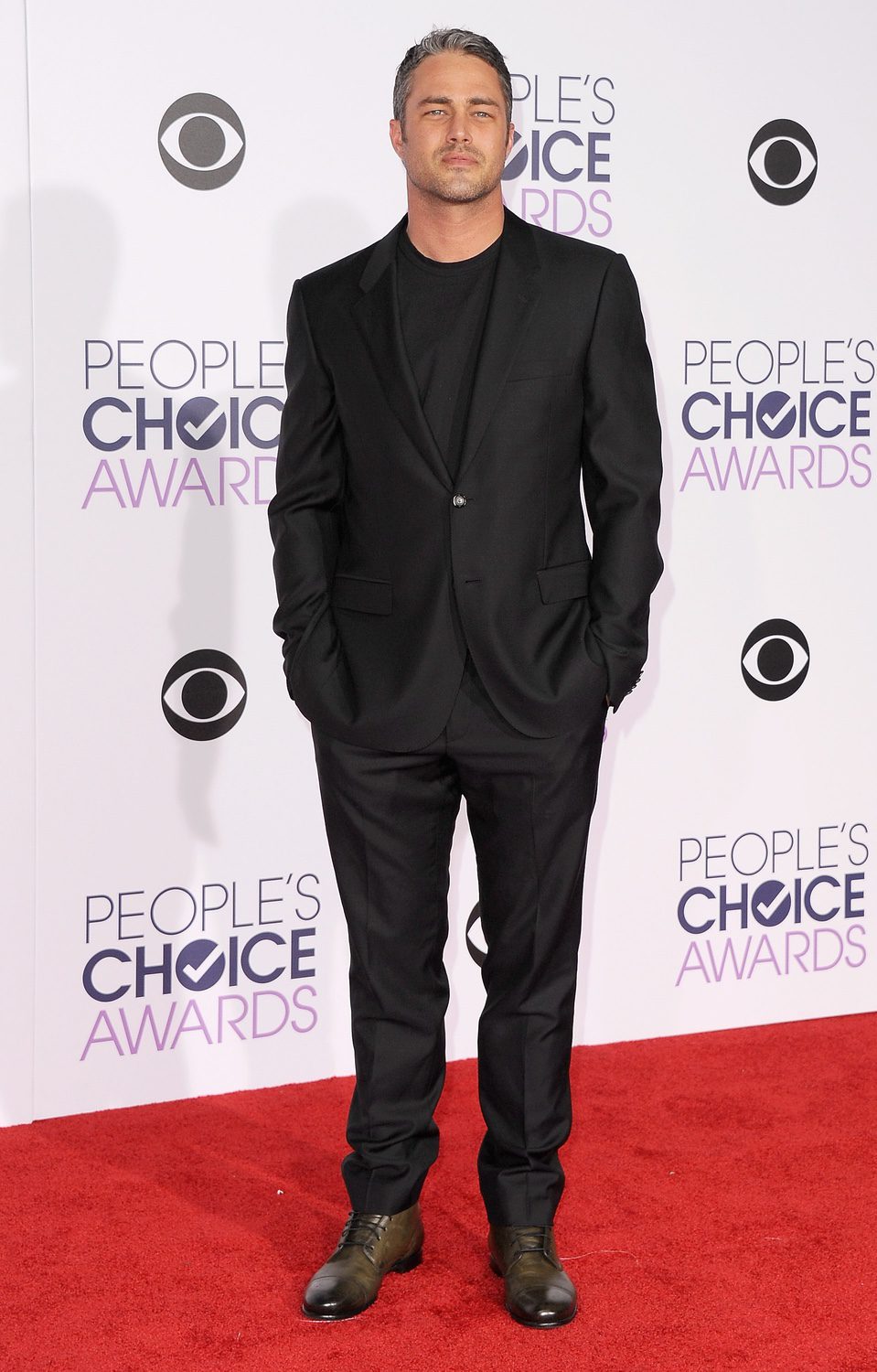 Taylor Kinney en los People's Choice Awards de 2016