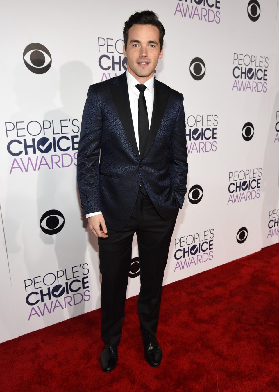 Ian Harding durante los People's Choice Awards 2016