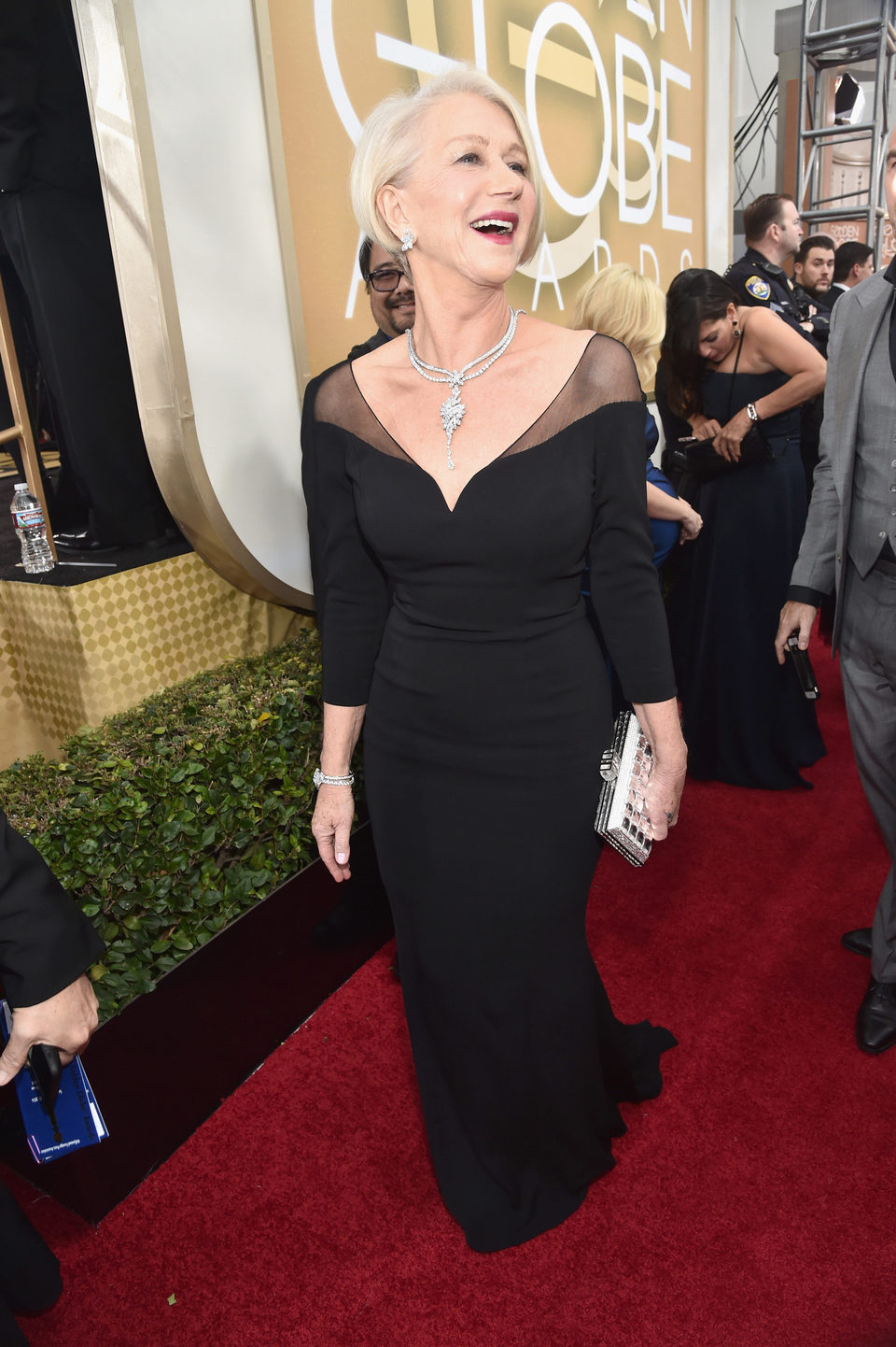 Helen Mirren en la alfombra roja de los Globos de Oro 2016