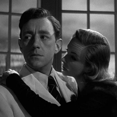 El hombre vestido de blanco