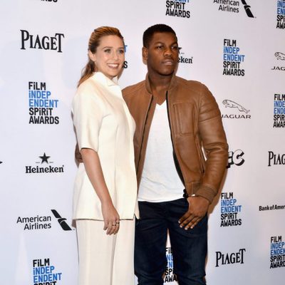 Elizabeth Olsen y John Boyega en la alfombra roja de los Independent Spirit Awards 2016
