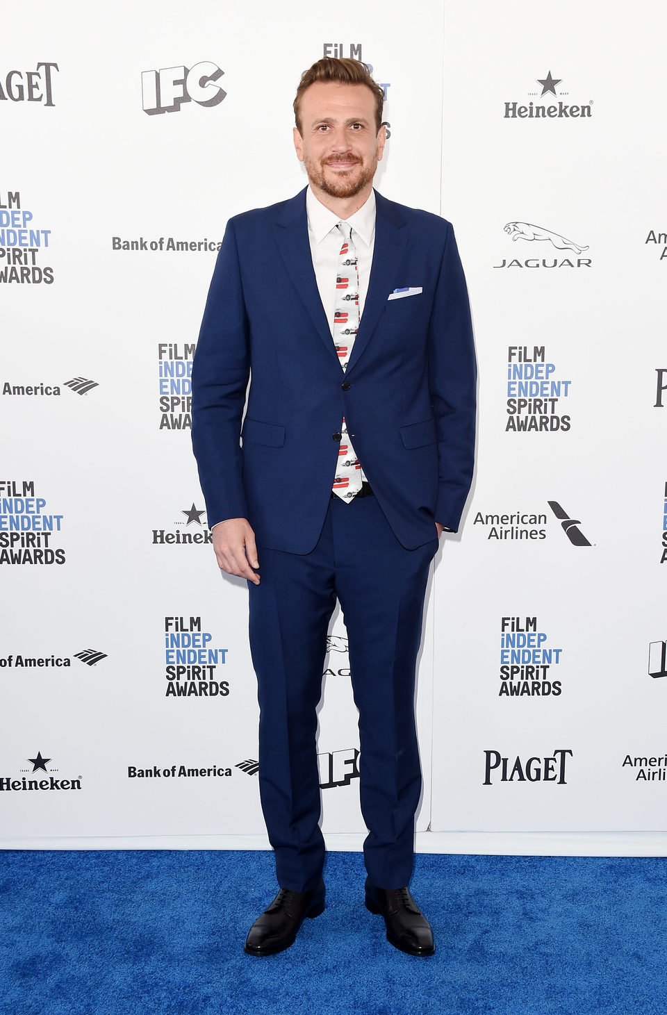 Jason Segel en la alfombra roja de los Independent Spirit Awards 2016