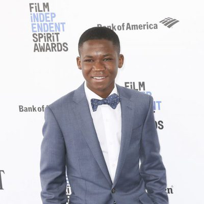 Abraham Attah en la alfombra roja de los Independent Spirit Awards 2016