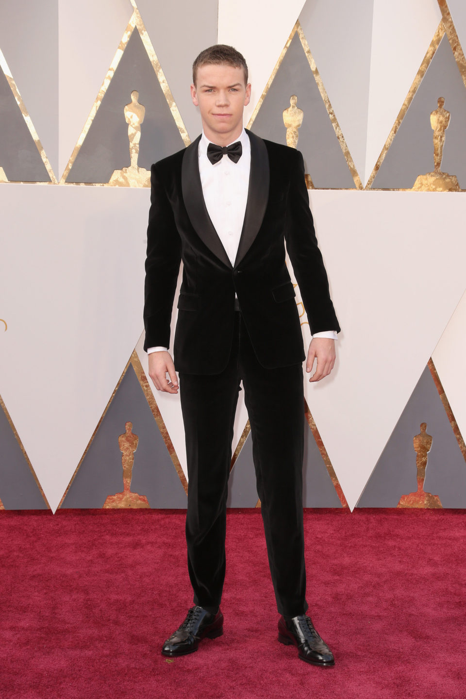 Will Poulter en la alfombra roja de los Oscar 2016