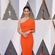 Olivia Munn en la alfombra roja de los Oscar 2016