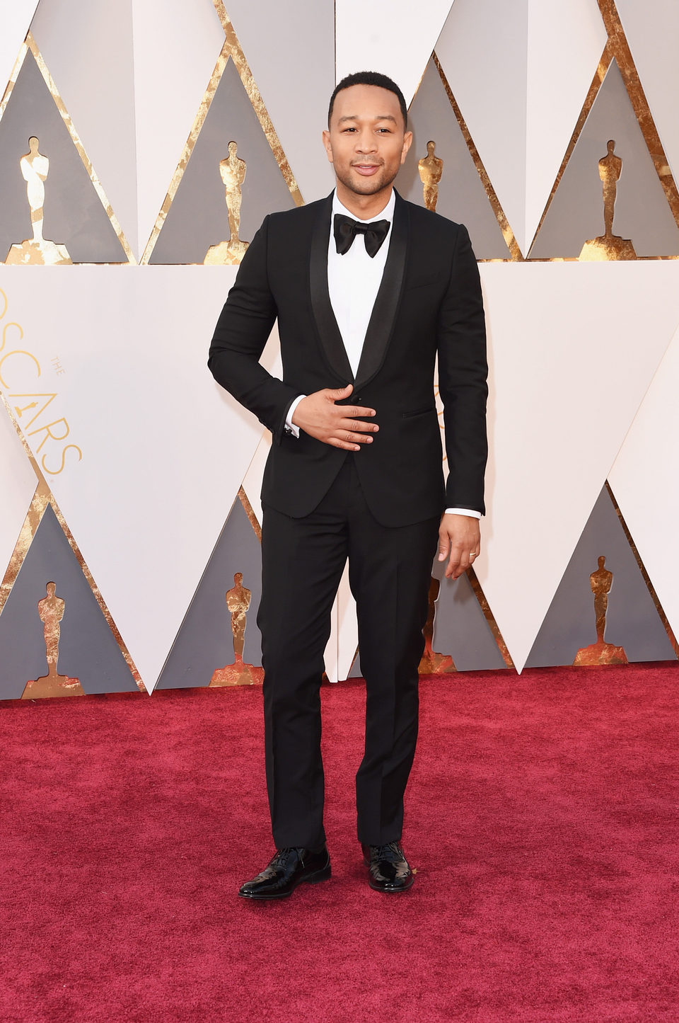 John Legend en la alfombra roja de los Oscar 2016