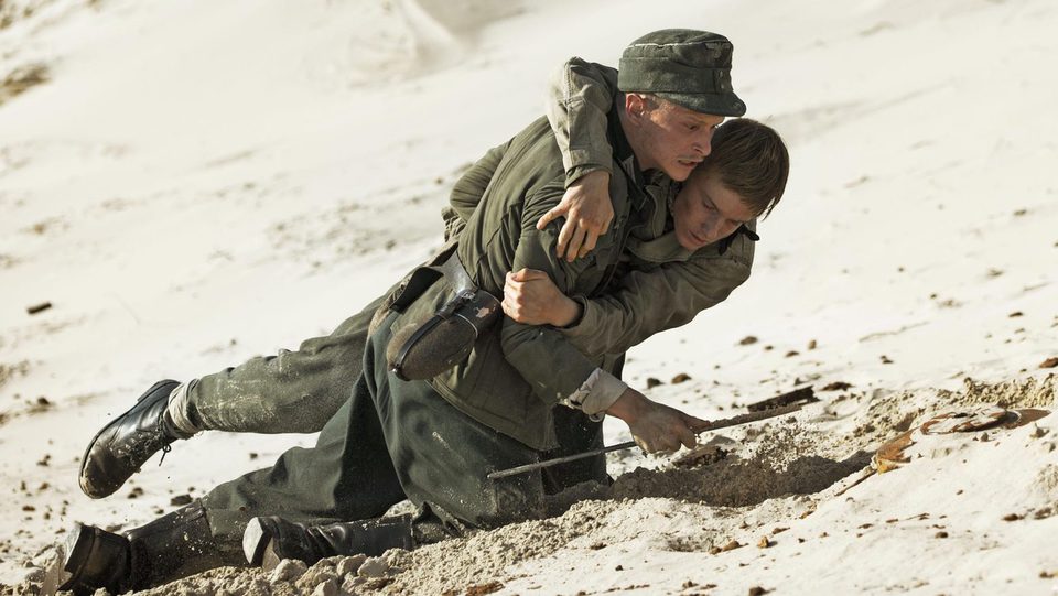 Land of Mine: Bajo la arena