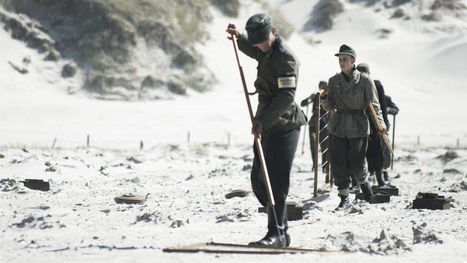 Land of Mine: Bajo la arena