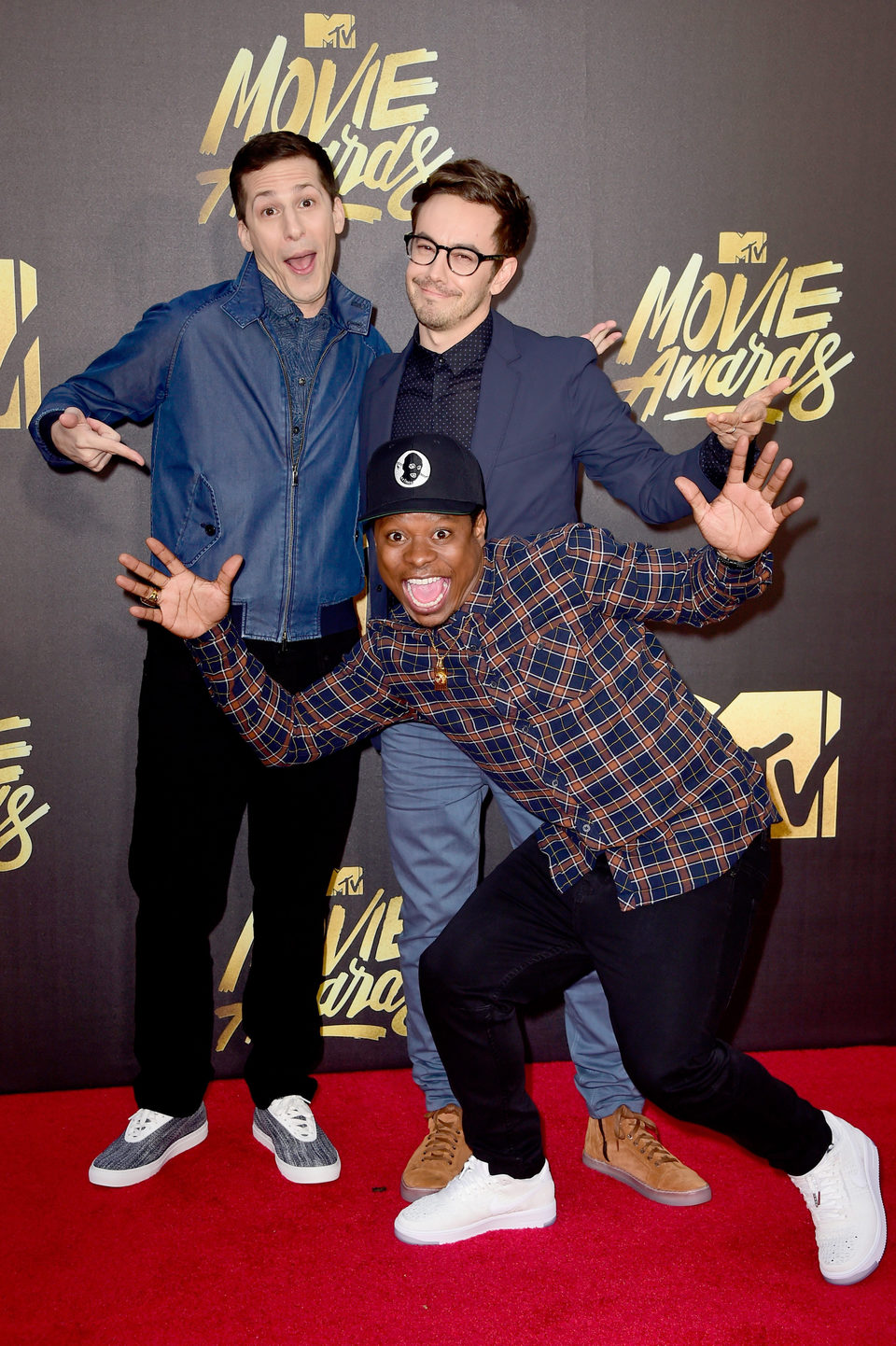 Andy Samberg, Jason Mitchell y Jorma Taccone en la alfombra roja de los MTV Movie Awards 2016