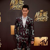 Michael Willett en la alfombra roja de los MTV Movie Awards 2016