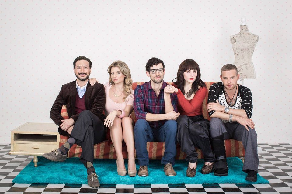 No sé si cortarme las venas o dejármelas largas