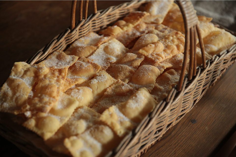 Pastel de pera con lavanda