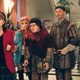 Los visitantes regresan por el tunel del tiempo