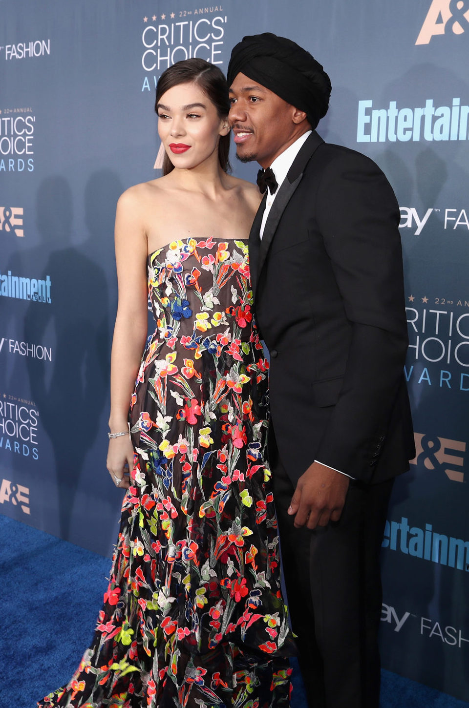 Hailee Steinfeld con el rapero Nick Cannon