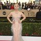 Kaley Cuoco en la alfombra roja de los SAG Awards 2017
