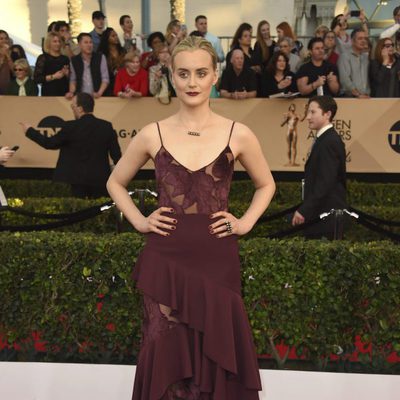 Taylor Schilling en la alfombra roja de los SAG Awards 2017