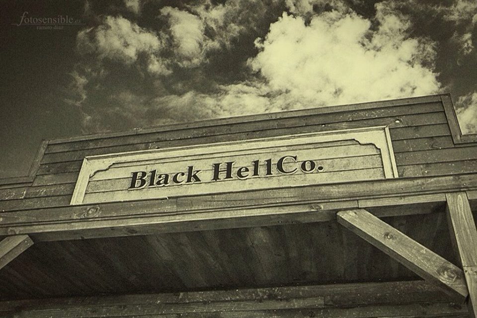 Parada en el infierno (Stop Over in Hell)
