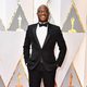 Barry Jenkins posa en la alfombra roja de los Premios Oscar 2017