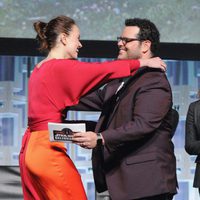 Daisy Ridley y Josh Gad en el panel de 'Los últimos Jedi' de la Star Wars Celebration