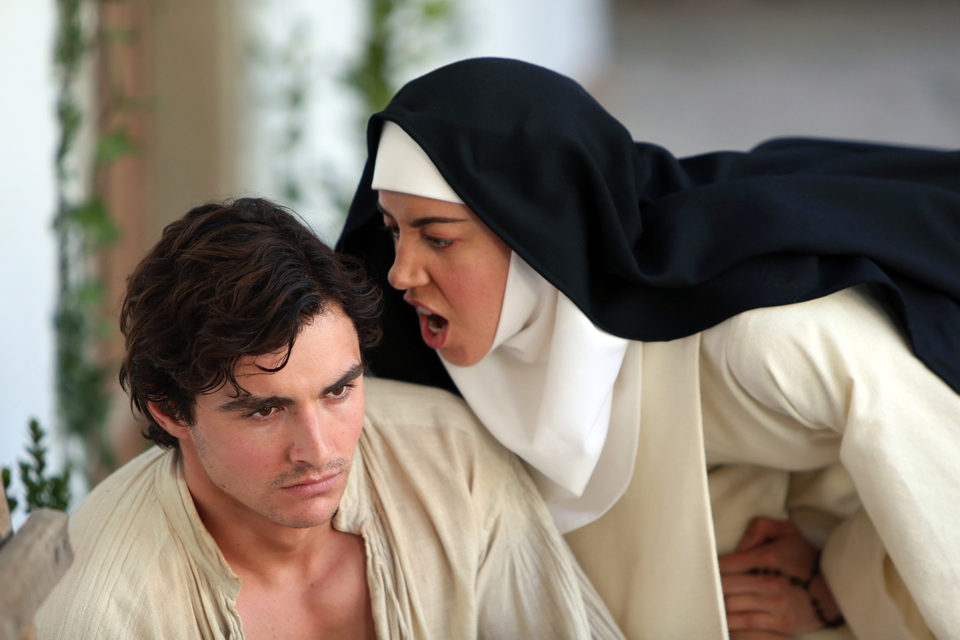 En pecado (The Little Hours)