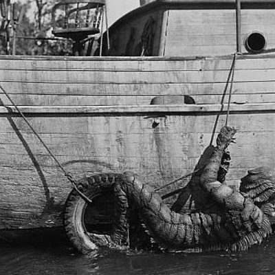 La mujer y el monstruo