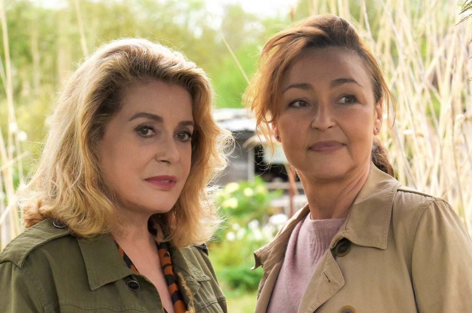 Dos mujeres