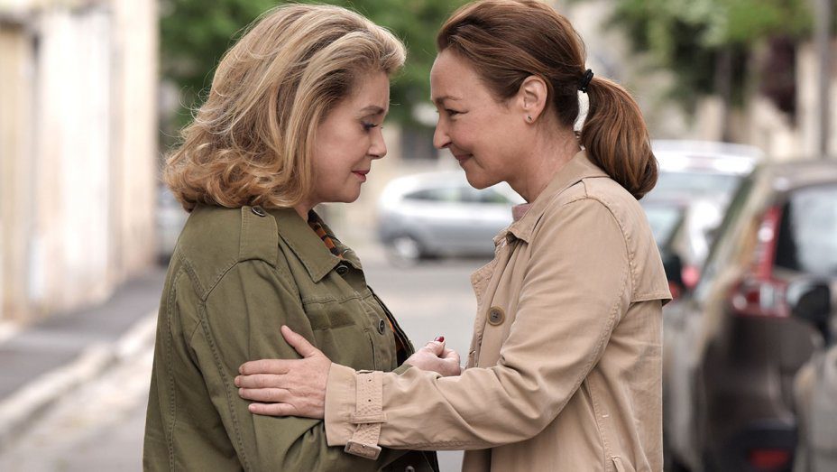 Dos mujeres