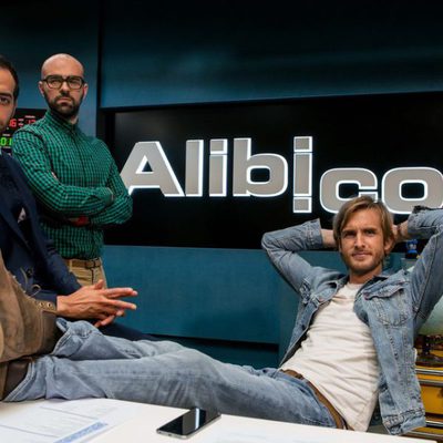 Alibi.com: Agencia de engaños