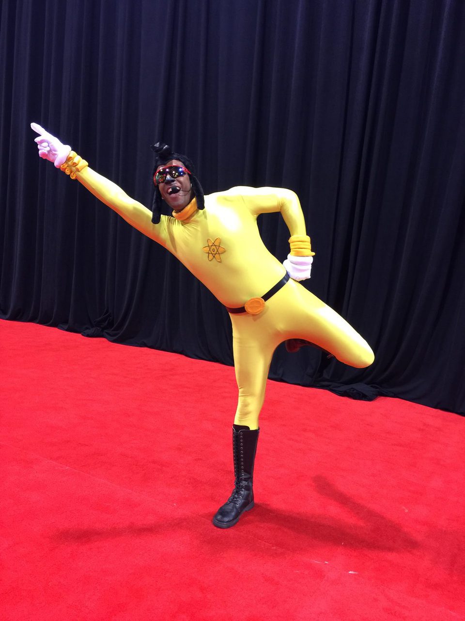 Fan disfrazado de Goofy en la D23