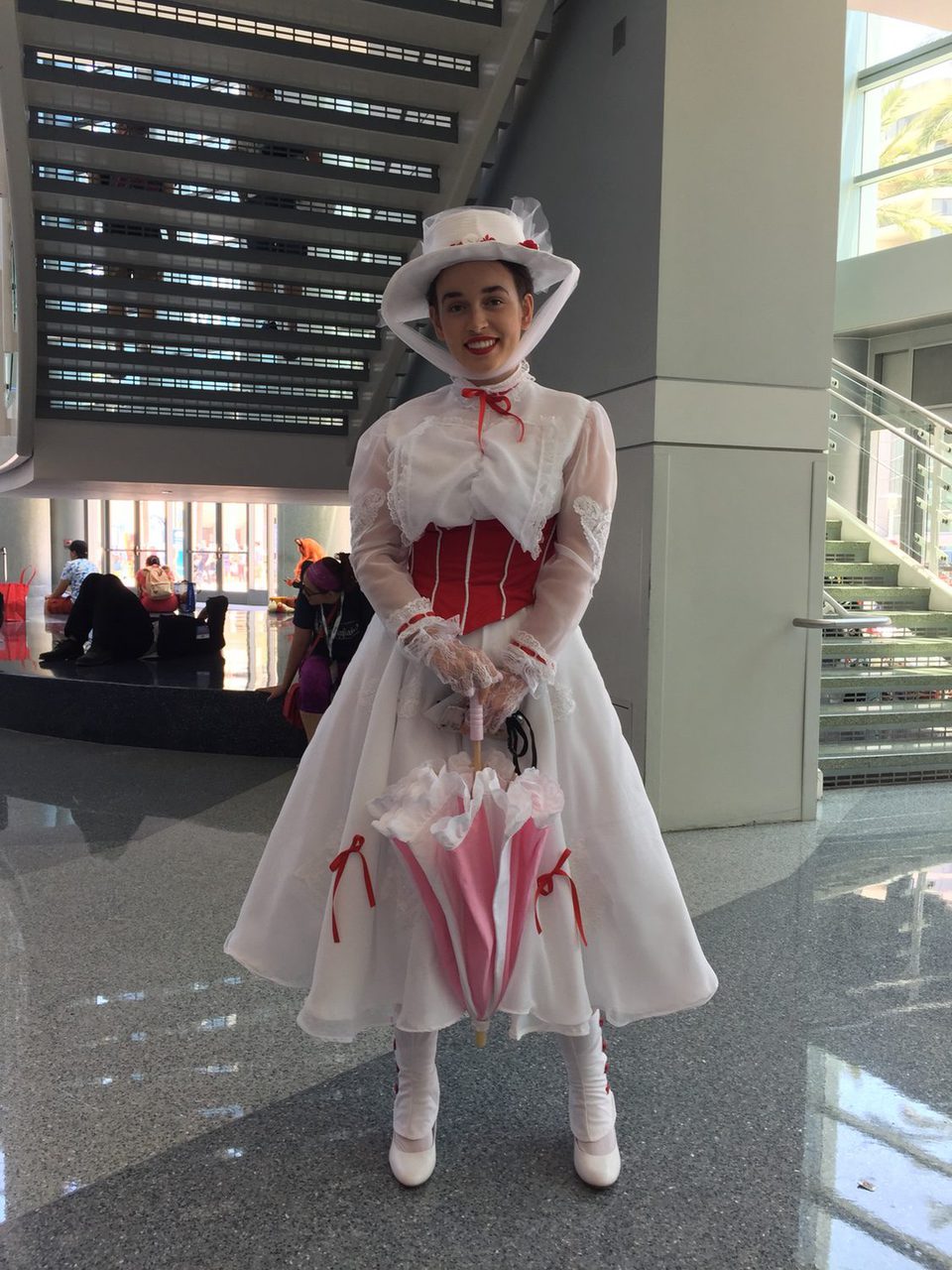 Fan disfrazada de Mary Poppins en la D23