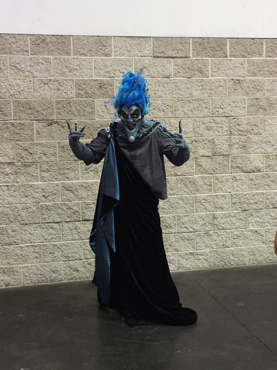Fan disfrazado de Hades en la D23