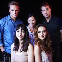 Los protagonistas de 'Outlander' posan en la Comic-Con 2017