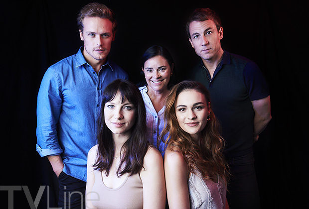 Los protagonistas de 'Outlander' posan en la Comic-Con 2017