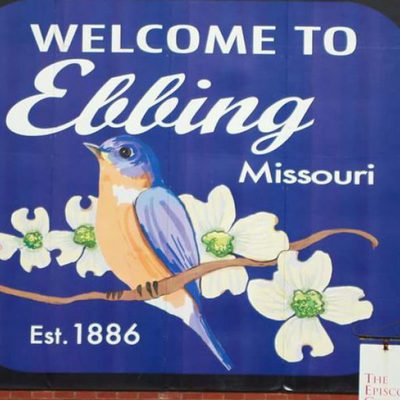 Tres anuncios en las afueras