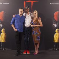 Andy Muschietti, Barbara Muschietti y Javier Botet en la presentación de ?It? en Madrid